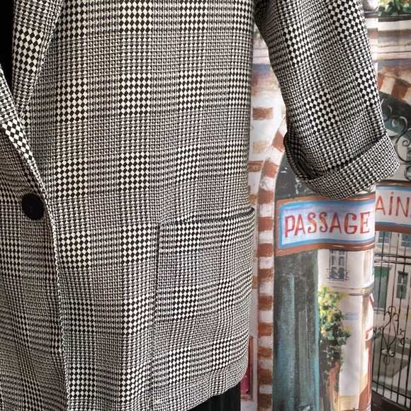 Back in the day - Black & White Blazer - Picture 4 of 11